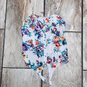Cute Garage floral knot front top, size Medium